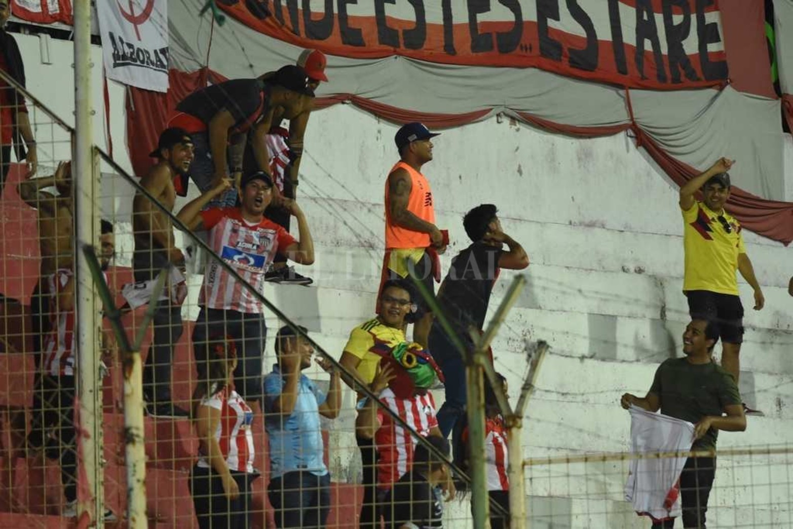Copa sudamericana 2022 Unión-Junior de Barranquilla 
La hinchada enardecida tras los empujones de los jugadores