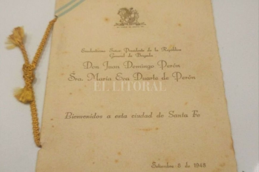 ELLITORAL_446353 |  Gentileza Nota de bienvenida a Juan Domingo Perón y a Eva Duarte de Perón en su visita a la ciudad de Santa Fe en el año 1948.