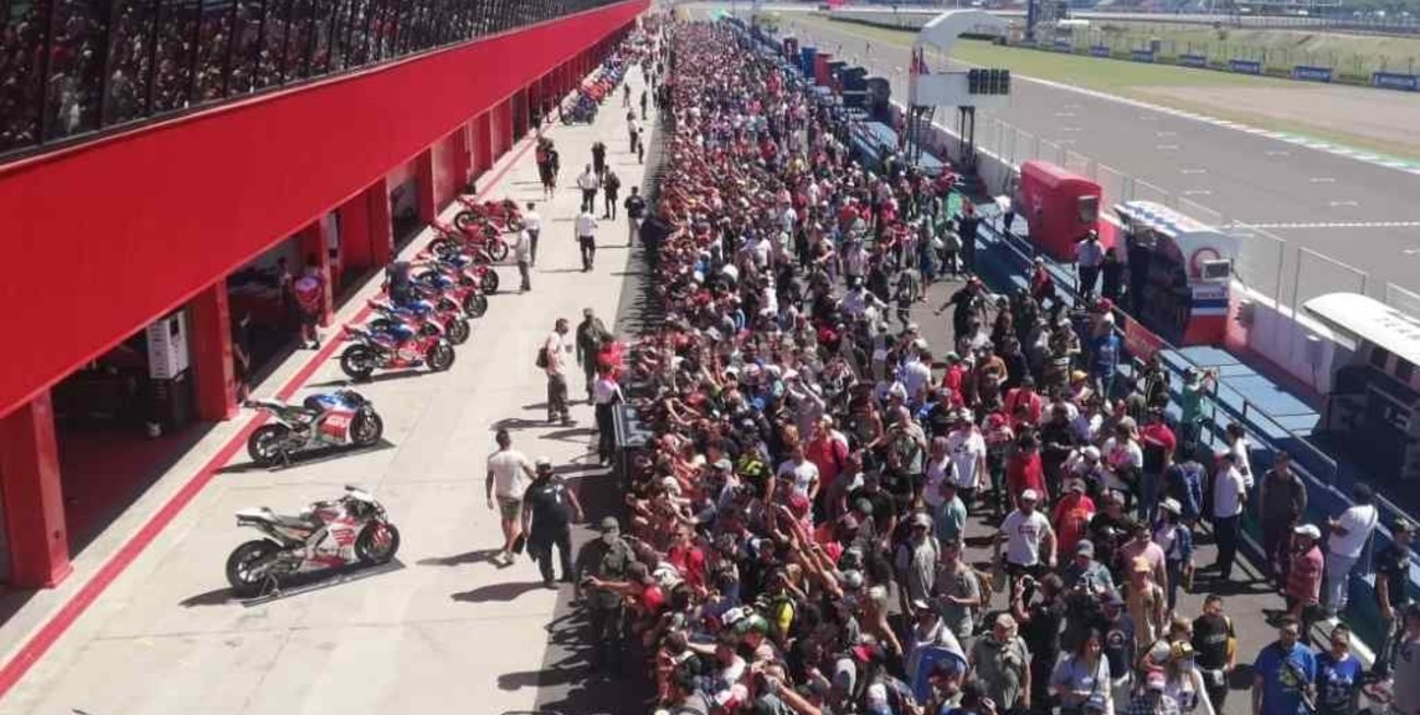 Con la llegada del avión logístico, el Moto GP asegura su actividad en pista