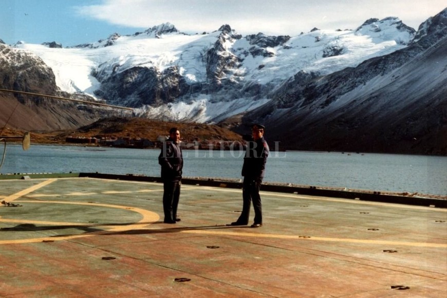 ELLITORAL_444259 |  Gentileza del autor A lo lejos, la estación ballenera de Stromnes.