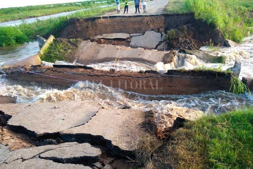 ELLITORAL_445752 |  Archivo El Litoral El socavón se produjo el sábado 19 de enero, y continuó ampliándose los días siguientes