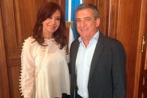 Facebook Foto del año 2020, cuando Urribarri presenció una sesión del Senado de la Nación, invitado por Cristina Kirchner.