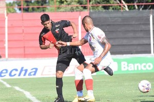 ELLITORAL_441493 |  El Litoral Rodrigo Aliendro, un jugador clave, el  motorcito  de un Colón que viajó a Buenos Aires en búsqueda de continuar su racha.