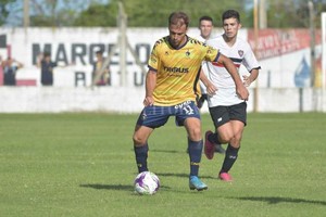 ELLITORAL_443187 |  Mauricio Garín Joaquín Felizia. El hombre gol, abrió el camino en el partido de vuelta y es uno de los destacados en el plantel de Minella.
