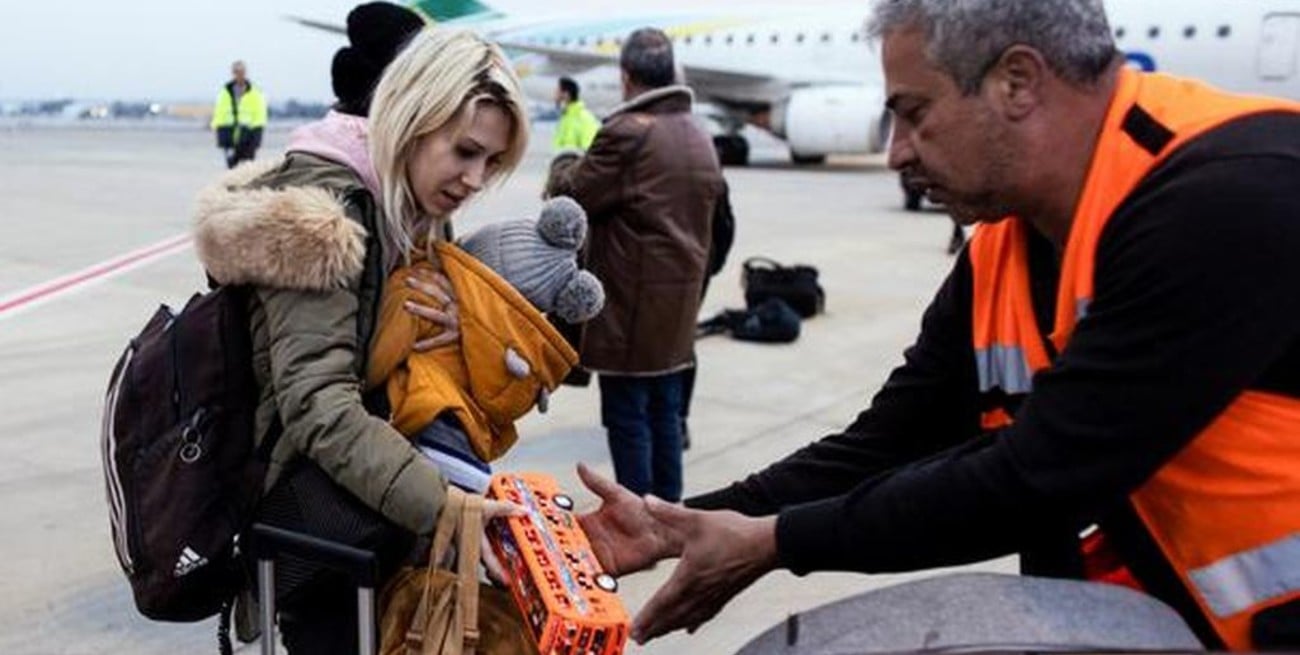 Refugiados judíos ucranianos son trasladados en avión a Israel