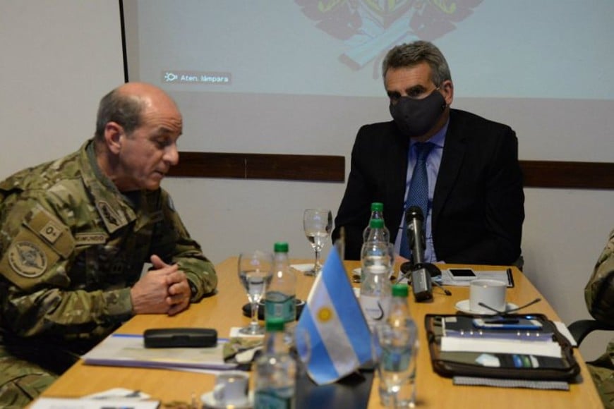 ELLITORAL_447250 |  Gentileza Escobal junto a Agustín Rossi