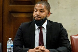 ELLITORAL_442843 |  Reuters Jussie Smollett escucha la lectura de su sentencia en el edificio del Tribunal Penal de Leighton, en Chicago, Illinois.