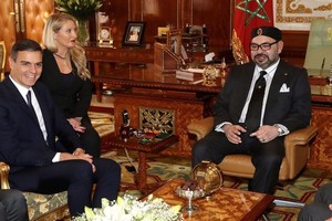 EFE Pedro Sánchez y Mohamed VI en un encuentro en Rabat. (EFE/Ballesteros)