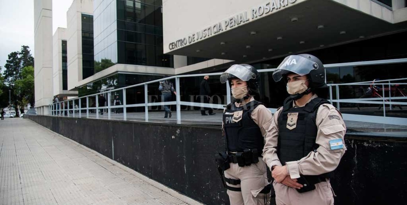 Investigan la desaparición de 4 armas del Centro de Justicia Penal de Rosario