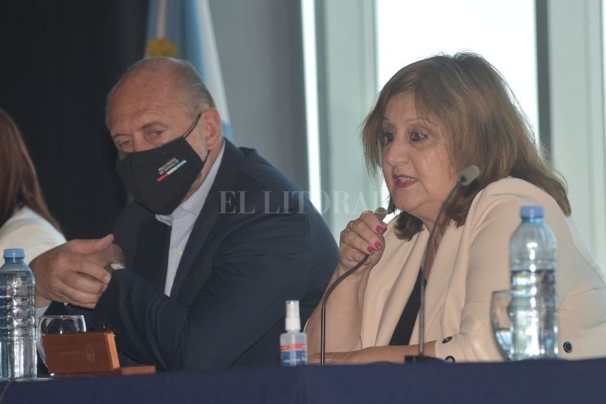 ELLITORAL_448941 |  Flavio Raina Ministra de Educación de la provincia de Santa Fe, Adriana Cantero.