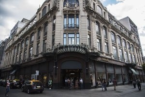 ELLITORAL_441571 |  Archivo El centro de Rosario tenía una tarjeta privada que solucionaba las compras y Falabella era un pulmón económico privado que debió llamar la atención del Estado. Del municipal y del provincial. Ahora debería llamar la atención. Hay coletazos.