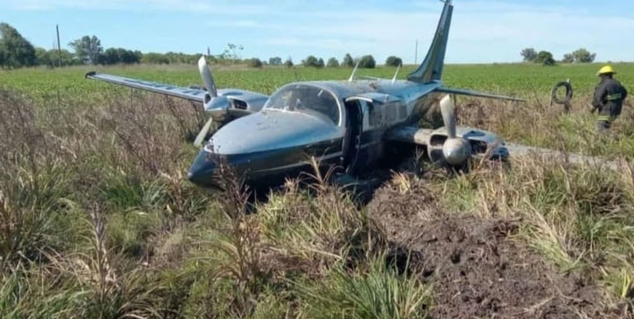 Un avión aterrizó de emergencia en una laguna del norte santafesino