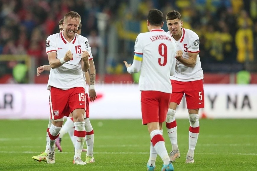 ELLITORAL_447019 |  Reuters Los jugadores polacos celebran la clasificación a Qatar