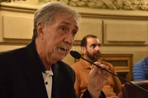 Archivo El Litoral El senador justicialista por 9 de Julio Joaquín Gramajo ya perdió la cuenta respecto de cuántos períodos ha ejercido la presidencia de Acuerdos. Calcula que como mínimo ya suma una década y media. Le toca reemplazar al radical de Evolución, Fabián Bastia.