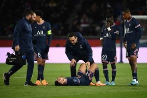 ELLITORAL_448512 |  Gentileza El momento de la lesión de Paredes en el partido del PSG.