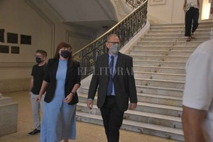 Manuel Fabatía Arena y Corach se reunieron con los integrantes del consejo consultivo para discutir la autonomía municipal.