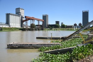 ELLITORAL_441410 |  Eduardo Seval El INA pronosticó que el río Paraná en el Puerto Santa Fe crecería más de 40 centímetros para mediados de marzo.
