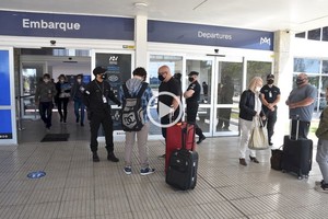 ELLITORAL_446921 |  Guillermo Di Salvatore La terminal aeroportuaria local continúa sumando frecuencias hacia Buenos Aires tras la pandemia.