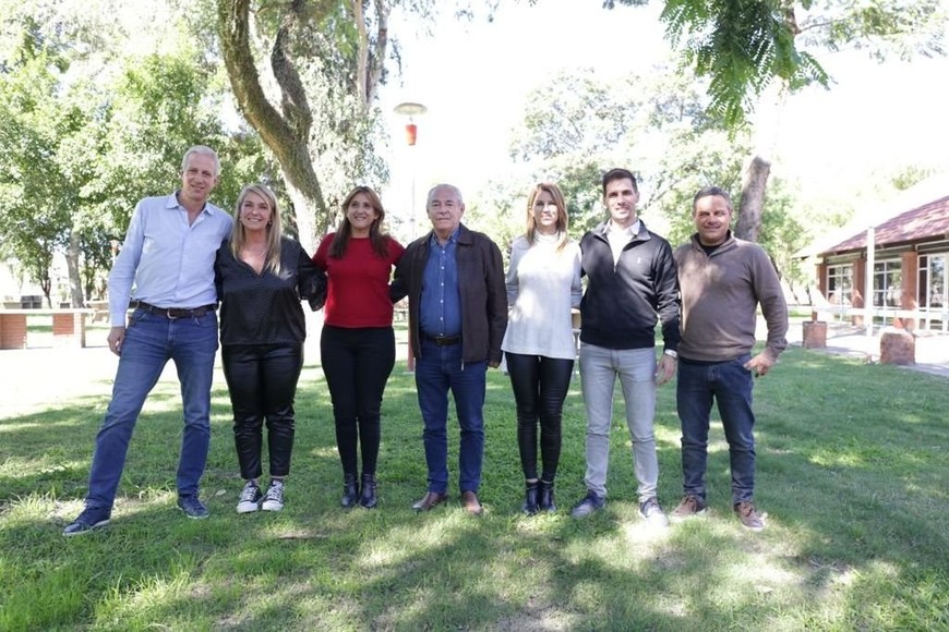 ELLITORAL_448042 |  Prensa Barletta En Reconquista, Mario Barletta acompañado por Dionisio Scarpin, María Eugencia Schmuck, Daniela Qüesta,  Natalia Capparelli, Leonardo Viotti y Leandro González.