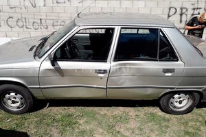 ELLITORAL_444912 |  Gentileza Así quedó el Renault 9 en el que se trasladaban los simpatizantes  sabaleros