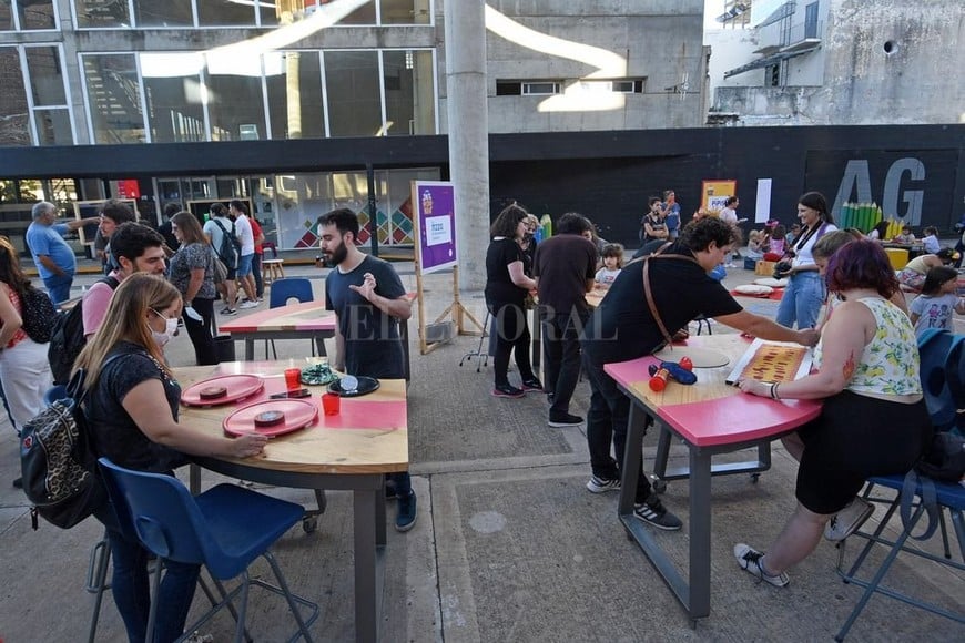 ELLITORAL_444665 |  Pablo Aguirre En el bar de juego cada participante elegía su menú, que era un ejercicio matemático.
