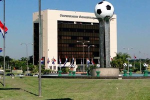 ELLITORAL_444506 |  Archivo La Conmebol publicó las pautas para los sorteos de las copas Libertadores y Sudamericana, certámenes para los que están clasificados Colón y Unión respectivamente.