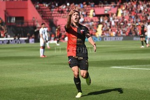 ELLITORAL_452080 |  Manuel Fabatía Eric Meza tiene un grato recuerdo de haberlo enfrentado a Estudiantes. En el último partido, en cancha de Colón, marcó uno de los goles. Hace 8 años que el Pincha no gana en Santa Fe.