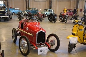 ELLITORAL_GALL_94858 |  Flavio Raina Una exposición de autos antiguos hizo lucir con "encanto retro" a la Estación Belgrano.