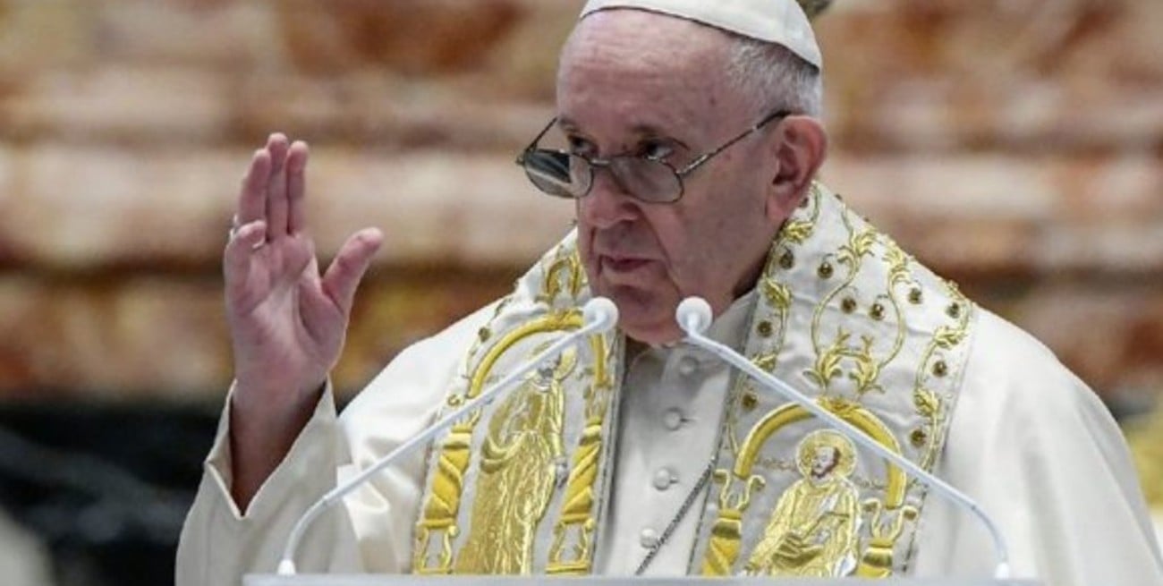 El papa Francisco pidió a las suegras tener "cuidado con su lengua", aunque sostuvo que deben ser tratarlas mejor