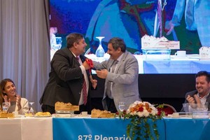 Gentileza Tras recibir de Tecchi la llave del CIN, Mammarella apuntó:  Es un halago muy importante que depositen en uno la confianza para la conducción .