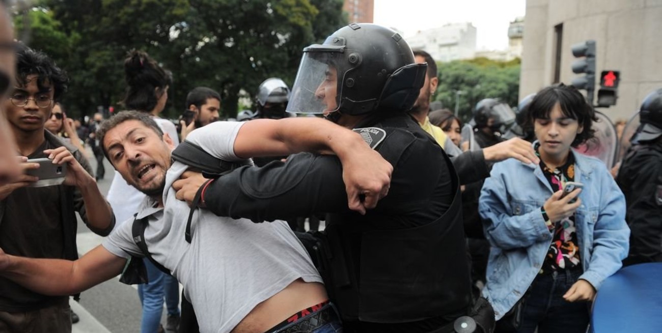 Buenos Aires: incidentes en una manifestación de trabajadores del Incaa