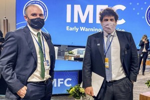 ELLITORAL_451546 |  Gentileza Guzmán junto a Sergio Chodos en la asamblea de primavera del FMI.