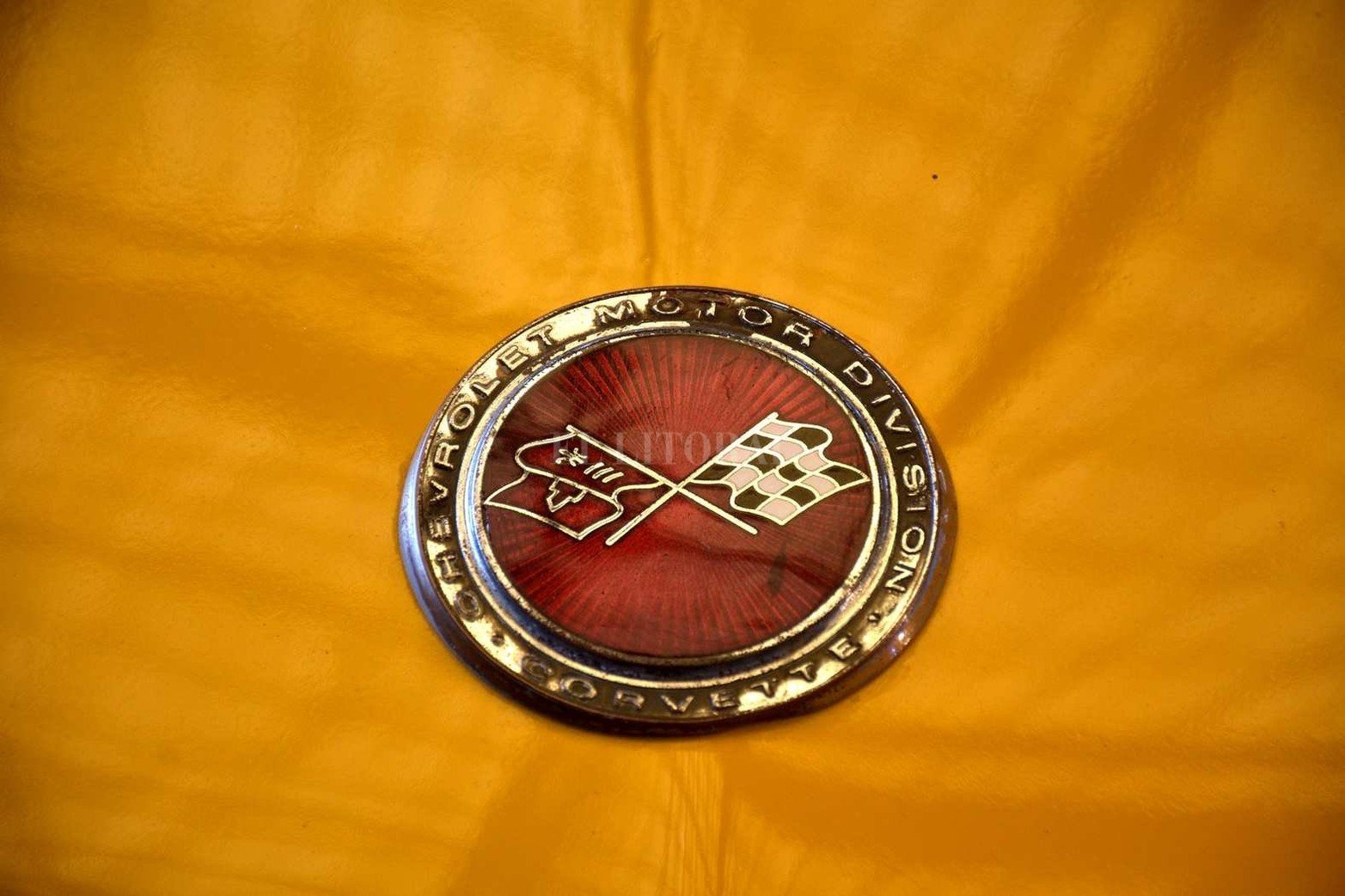 Una exposición de autos antiguos hizo lucir con "encanto retro" a la Estación Belgrano.