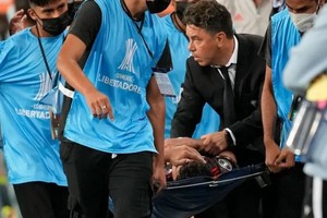 ELLITORAL_449575 |  Gentileza Así se retiraba Robert Rojas tras la lesión