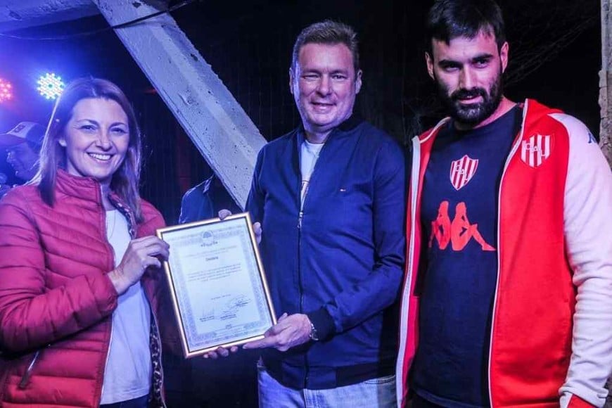 ELLITORAL_451444 |  Gentileza Prensa Unión La distinción recibida por parte de la Cámara de Diputados de la provincia por los 115 años del club.
