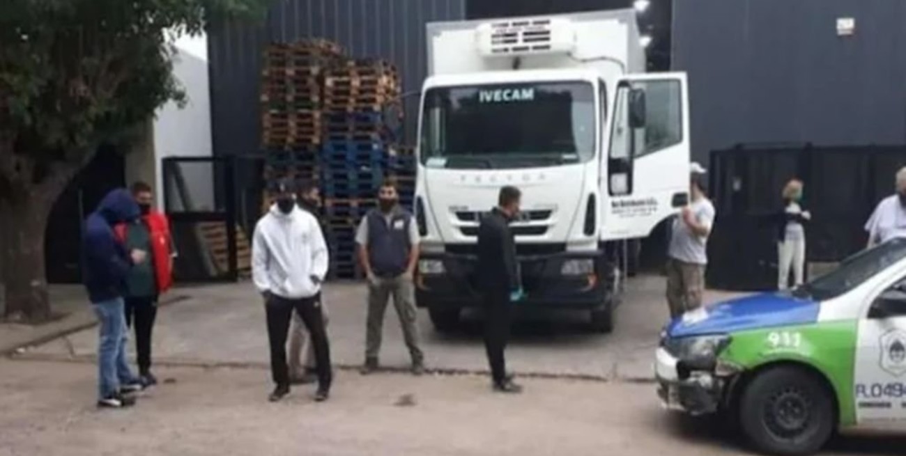 Se entregaron dos sindicalistas condenados por el bloqueo de una empresa en San Nicolás