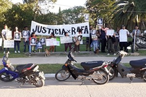 Agencia Reconquista La concentración partió de la esquina de Corrientes y Rivadavia para pedir justicia por Rafa y por todos , en alusión a otros casos.