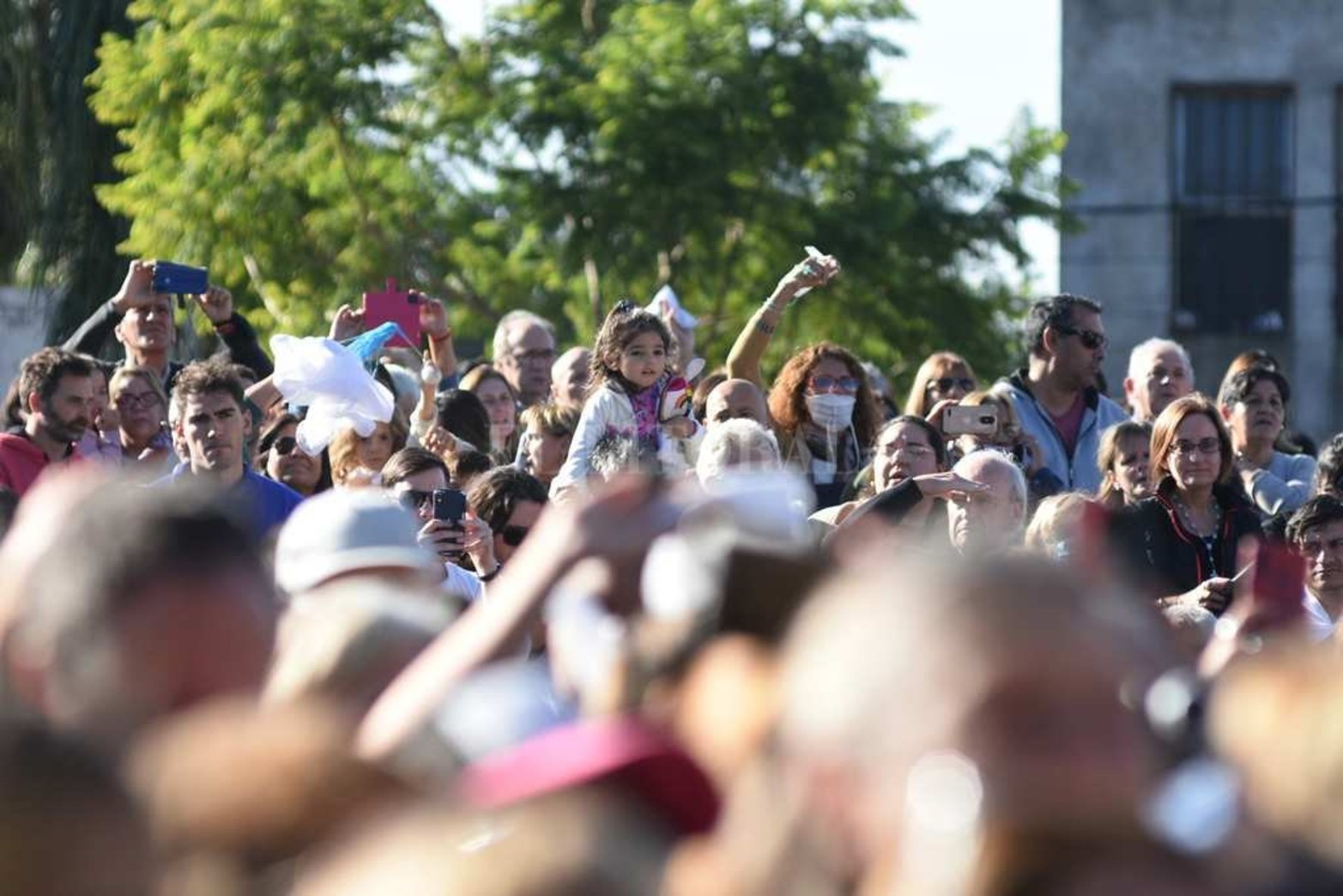 Miles de fieles celebraron a la Virgen de Guadalupe en la ciudad de Santa Fe.
