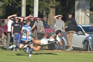ELLITORAL_452577 |  Luis Cetraro Gonzalo De Baseli  vuela  al try. De esa forma, CAE empezaba a dar vuelta el resultado ante CRAI.