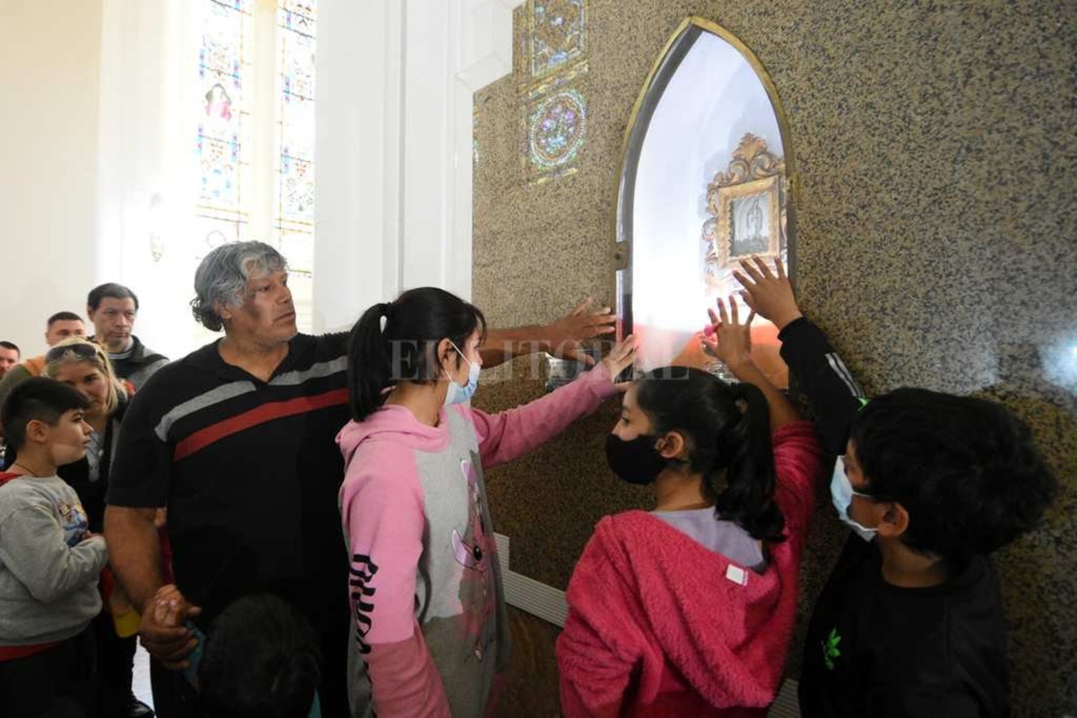 Miles de fieles celebraron a la Virgen de Guadalupe en la ciudad de Santa Fe.