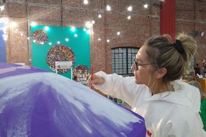 Gentileza La artista Stella Brieva en La Redonda, invitada por la Camee.