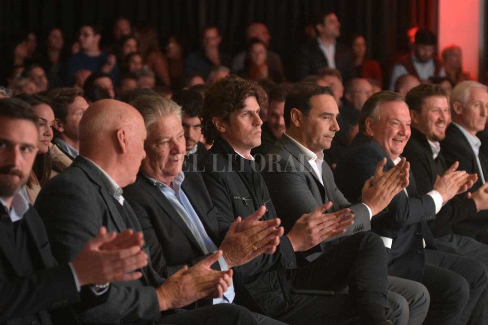 En un masivo acto, Felipe Michlig se hizo cargo de la conducción del comité provincial de la UCR acompañado por correligionarios y dirigentes de diez partidos políticos.