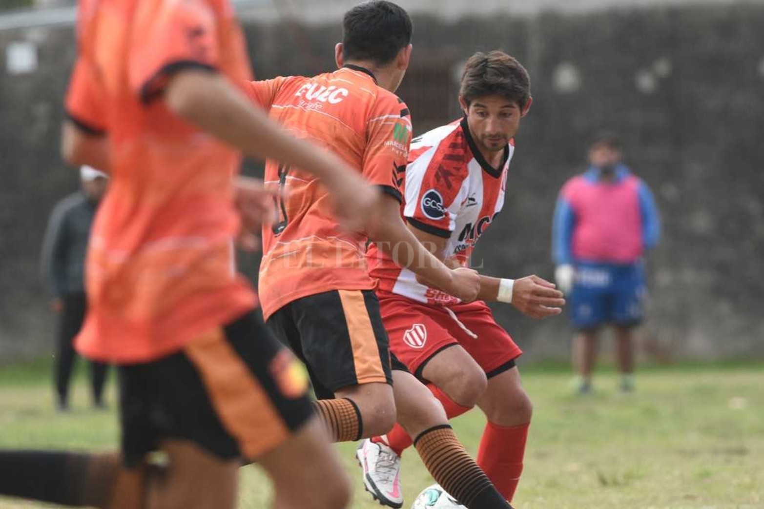 Liga Santafesina de fútbol. Las Flores enfrentó a Colón de San Justo.