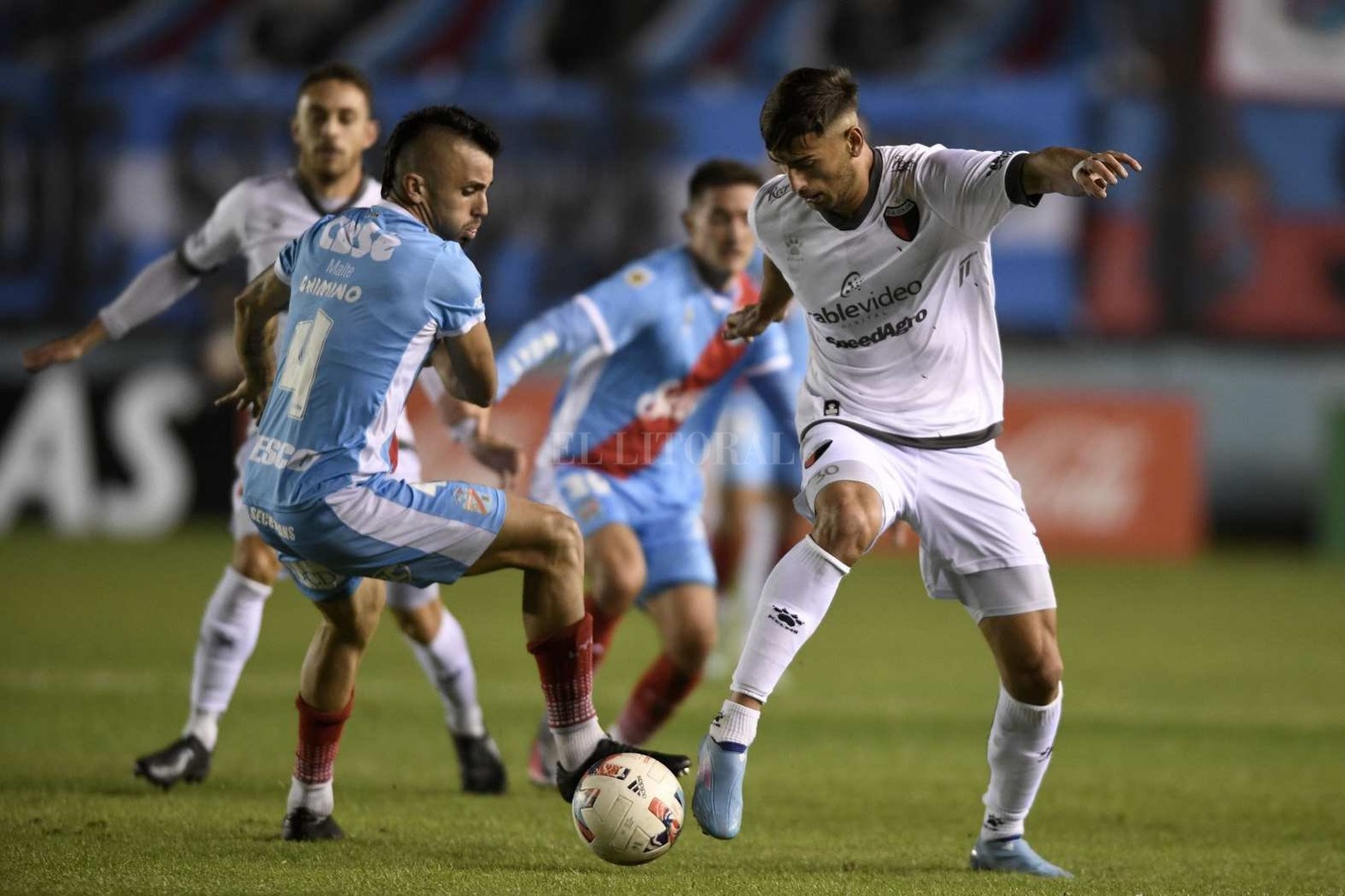 Colón perdió 2 a 0 frente a Arsenal y se despidió de la siguiente fase del torneo. Lleva 9 encuentros sin ganar en la Liga Profesional.