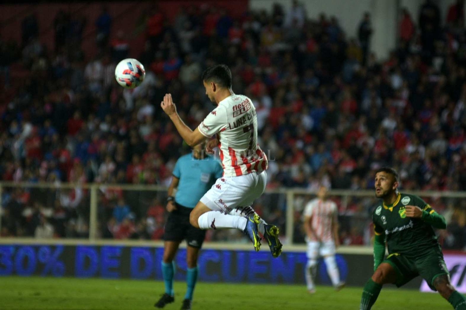Unión perdió 2 a 1 frente a Defensa y Justicia (cuarta derrota consecutiva en el torneo local) y no pudo ingresar a los cuartos de final de la  Liga Profesional de fútbol.