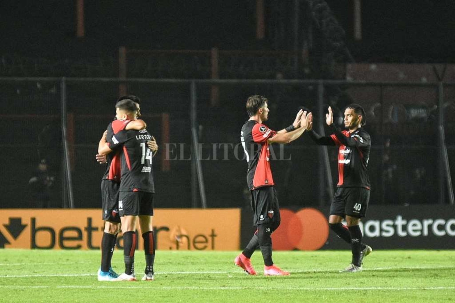 Copa Libertadores 2022 Colón - Cerro Porteño 
Final del segundo tiempo y los festejos de Colón