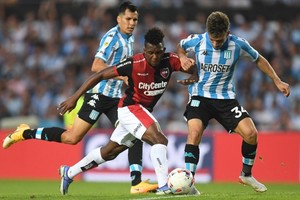 ELLITORAL_452622 |  Télam. Racing, tras el empate ante Newell´s, aseguró su clasificaicón.