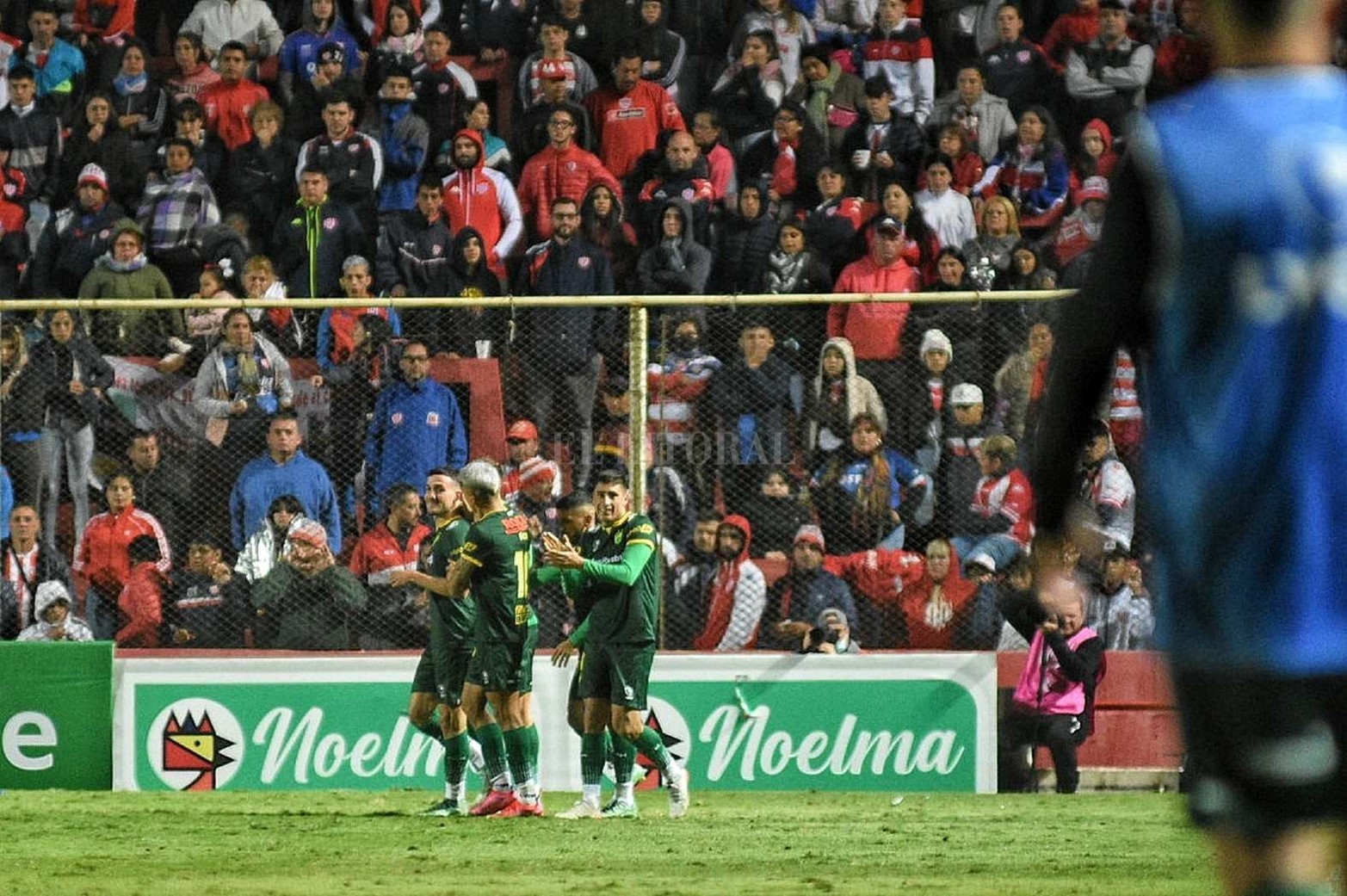 Unión perdió 2 a 1 frente a Defensa y Justicia (cuarta derrota consecutiva en el torneo local) y no pudo ingresar a los cuartos de final de la  Liga Profesional de fútbol.