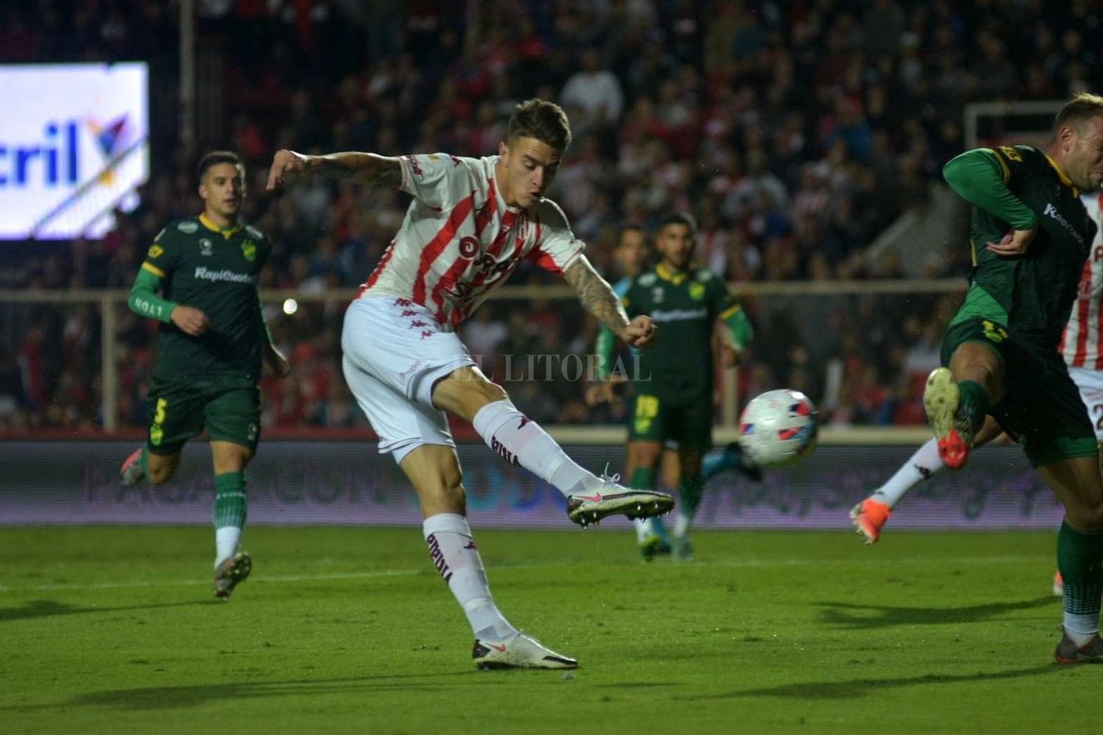 Unión perdió 2 a 1 frente a Defensa y Justicia (cuarta derrota consecutiva en el torneo local) y no pudo ingresar a los cuartos de final de la  Liga Profesional de fútbol.