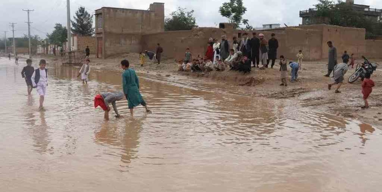 Al menos 18 muertos por inundaciones y tormentas en Afganistán